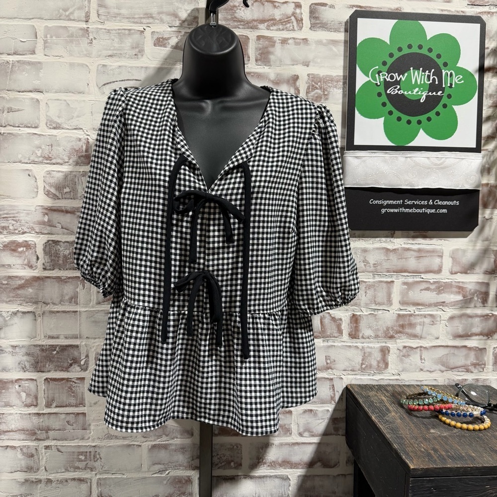 Monteau LA Black and White Gingham Women's Top large